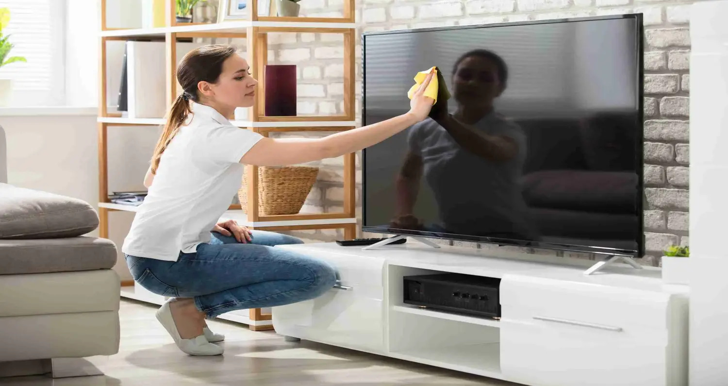 cleaning tv